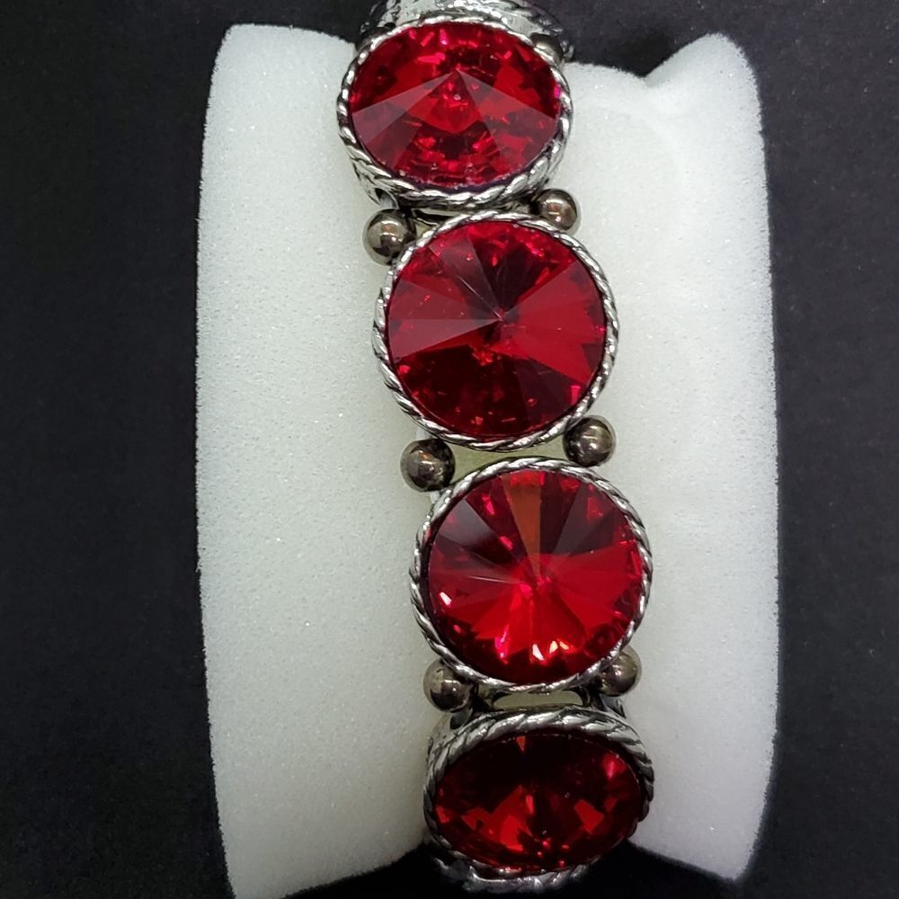 Strada Red Watch  - Picture 8 of 16